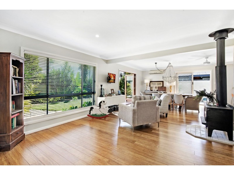 6 Karina Crescent, Broadbeach Waters QLD 4218