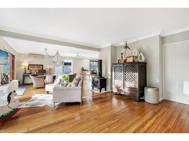 6 Karina Crescent, Broadbeach Waters QLD 4218