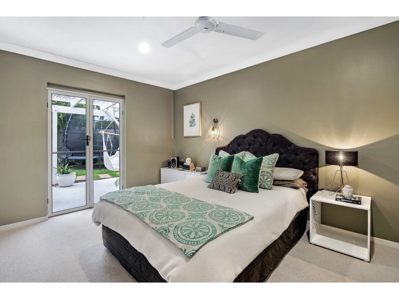 6 Karina Crescent, Broadbeach Waters QLD 4218