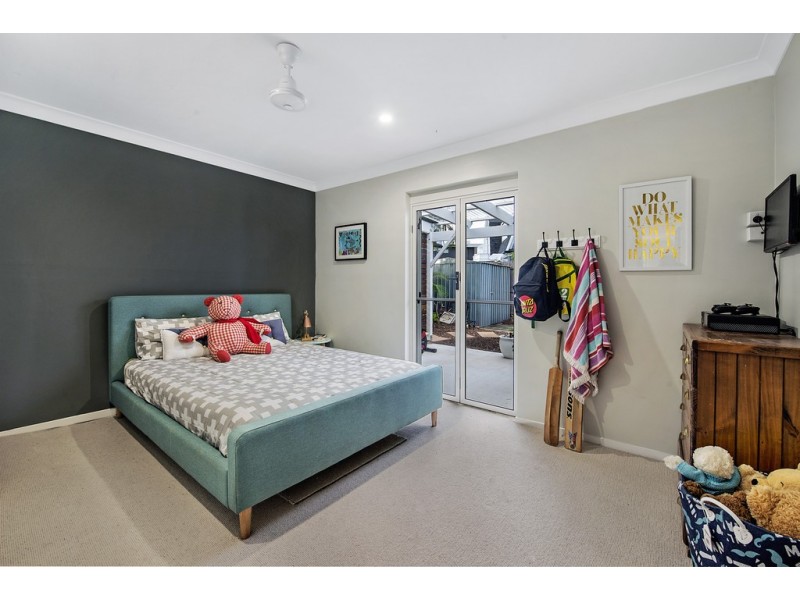 6 Karina Crescent, Broadbeach Waters QLD 4218