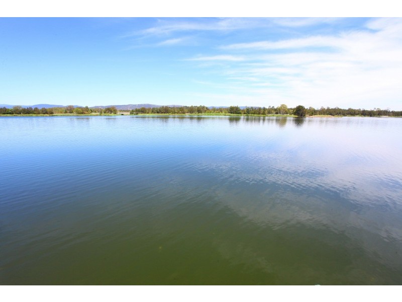 16 Istana View, Clear Island Waters QLD 4226