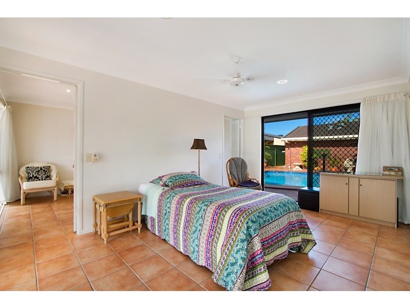 16 Claymore Crescent, Sorrento QLD 4217