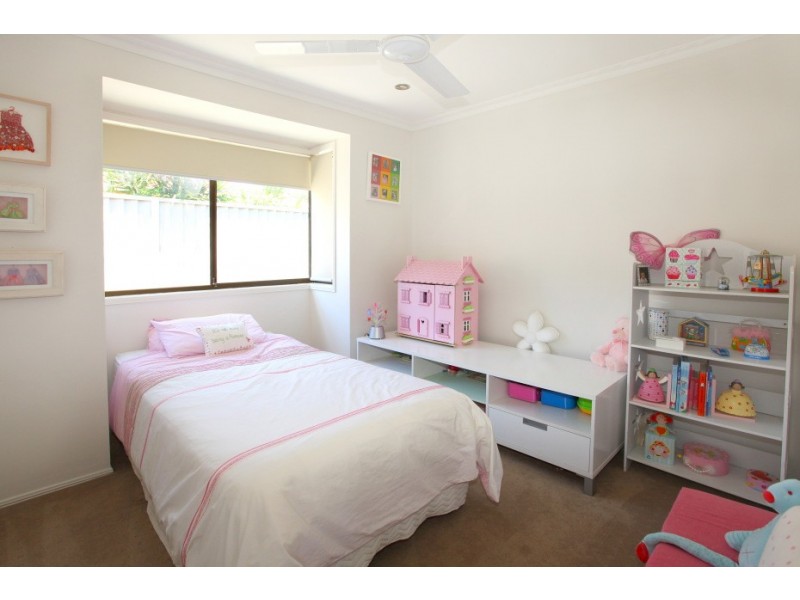 19 Mackay Close, Sorrento QLD 4217