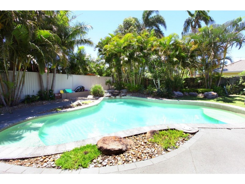 19 Mackay Close, Sorrento QLD 4217