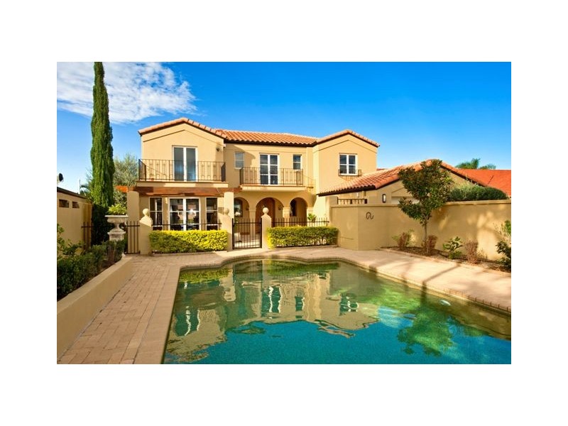 16 Saywell Street, Sorrento QLD 4217