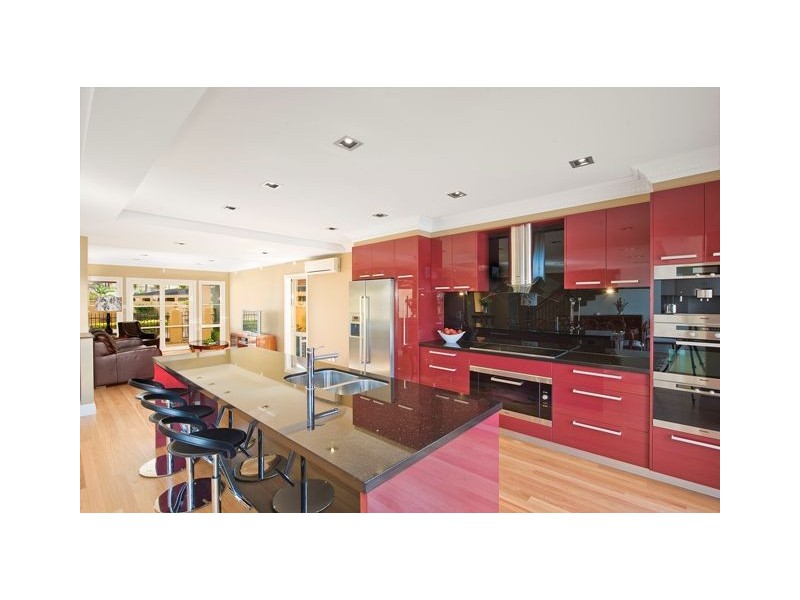 16 Saywell Street, Sorrento QLD 4217