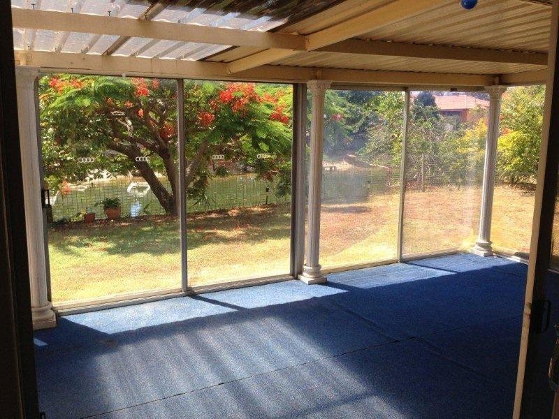 4 Summerland Key, Broadbeach Waters QLD 4218