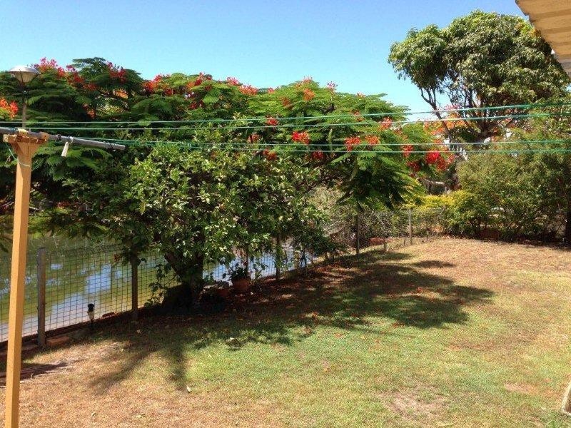 4 Summerland Key, Broadbeach Waters QLD 4218