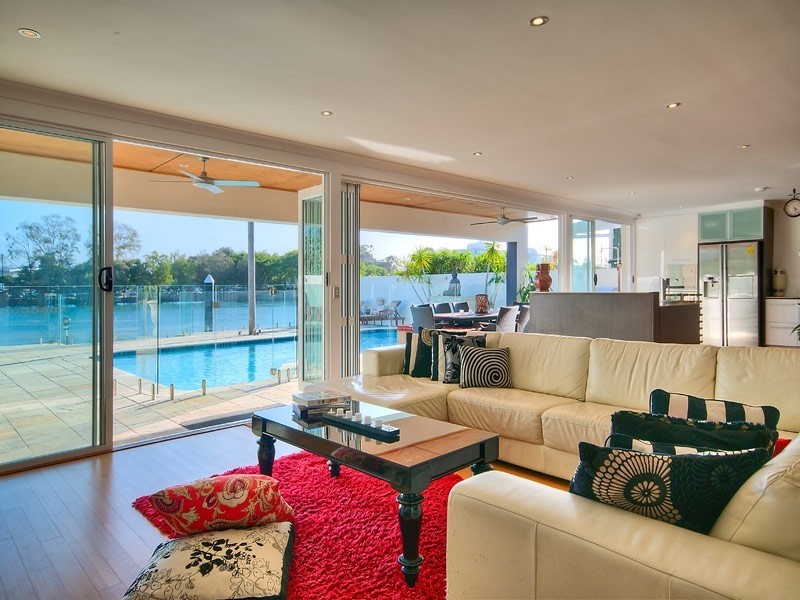 Chevron Island QLD 4217