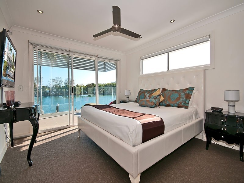 Chevron Island QLD 4217