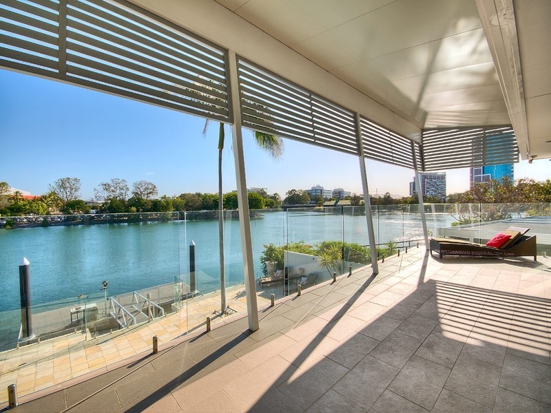 Chevron Island QLD 4217