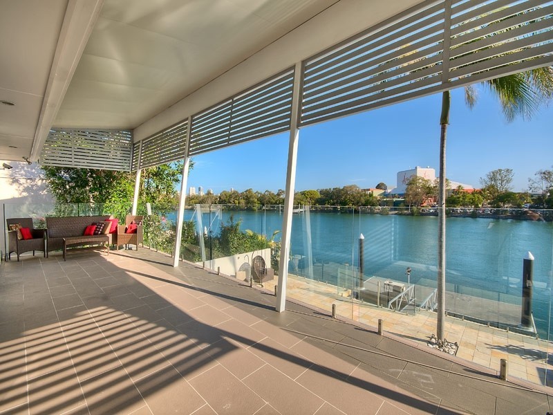 Chevron Island QLD 4217