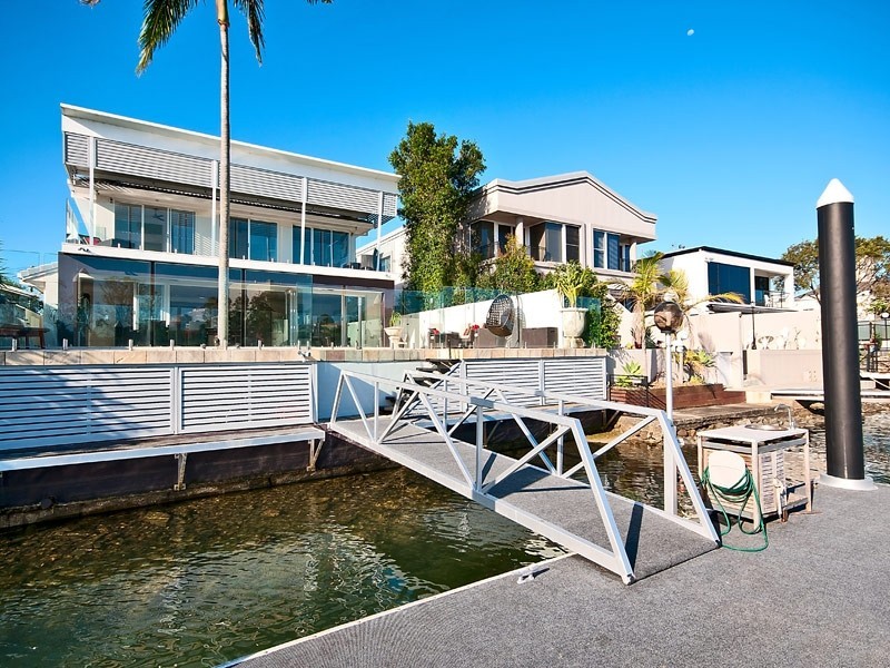 Chevron Island QLD 4217