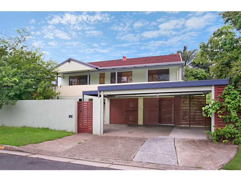8 Raymond Avenue, Bundall QLD 4217