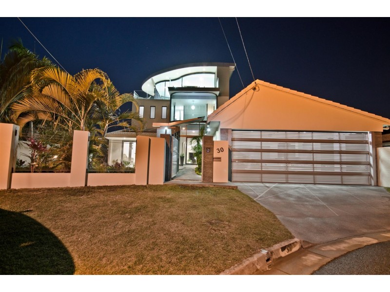 30 Andrea Avenue, Broadbeach Waters QLD 4218