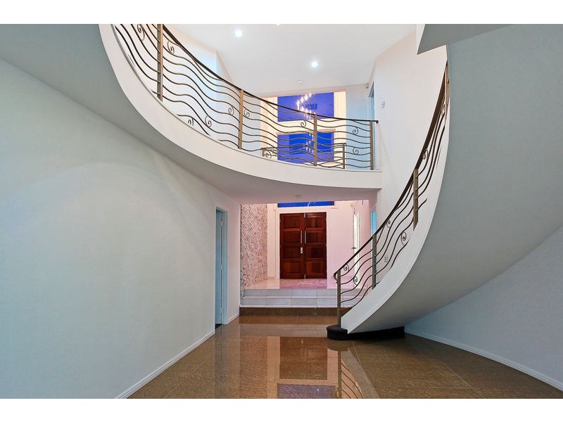 40 Santabelle Crescent, Clear Island Waters QLD 4226