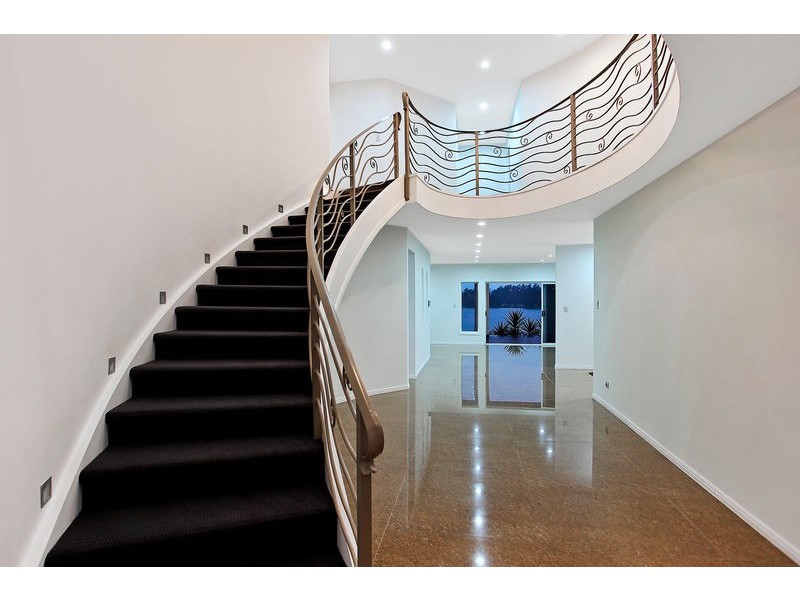 40 Santabelle Crescent, Clear Island Waters QLD 4226