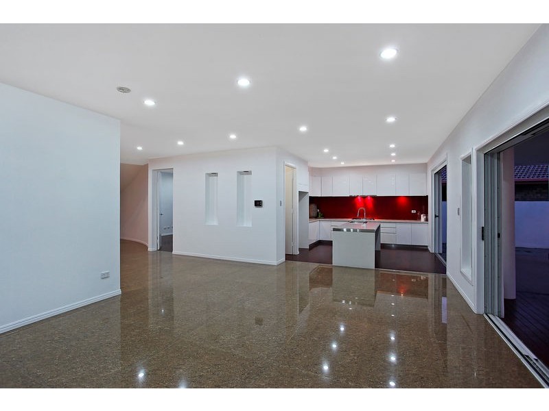 40 Santabelle Crescent, Clear Island Waters QLD 4226