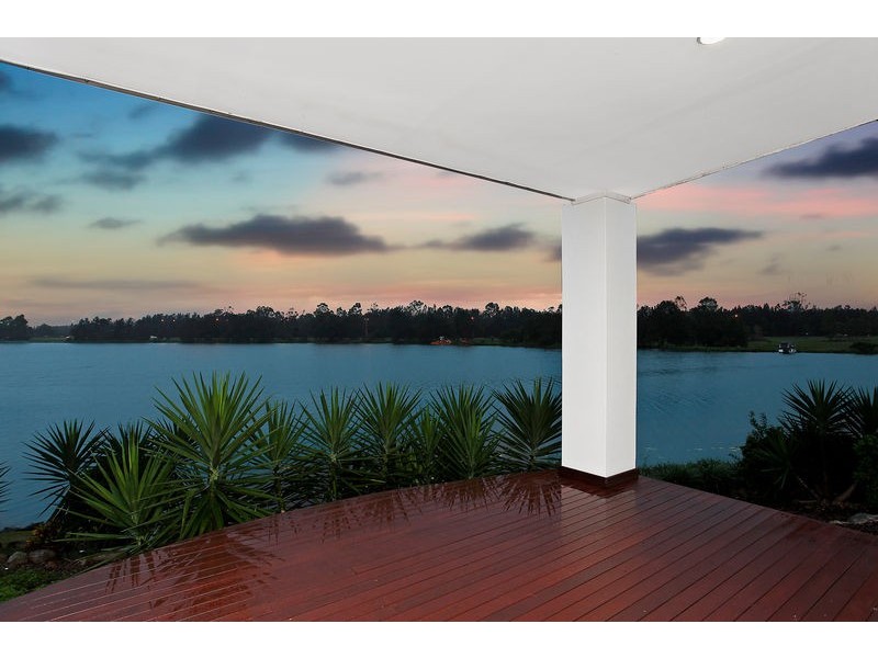 40 Santabelle Crescent, Clear Island Waters QLD 4226