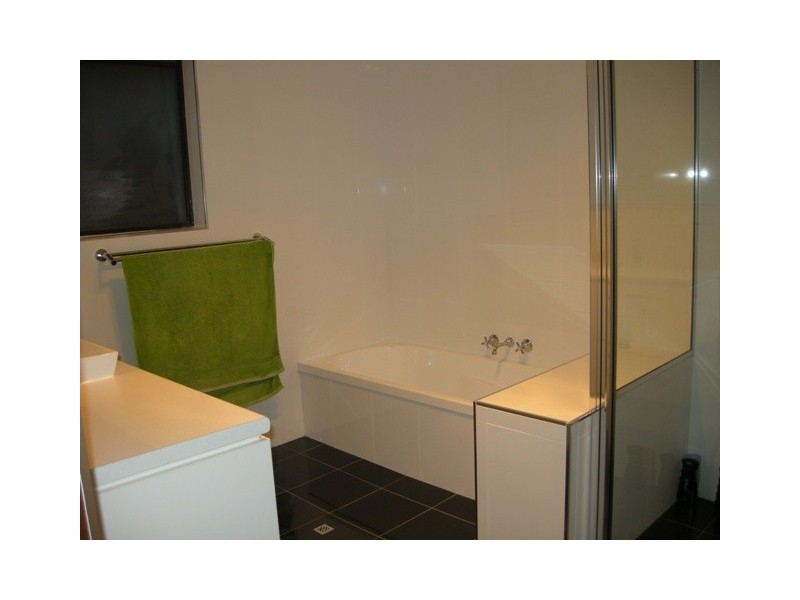 56 Kallaroo Crescent, Ashmore QLD 4214