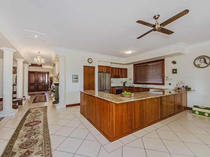 140 Campbell Street, Sorrento QLD 4217
