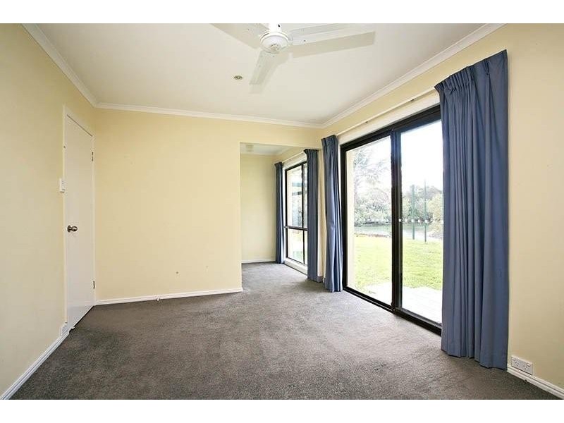 15 Ensenada Court, Broadbeach Waters QLD 4218