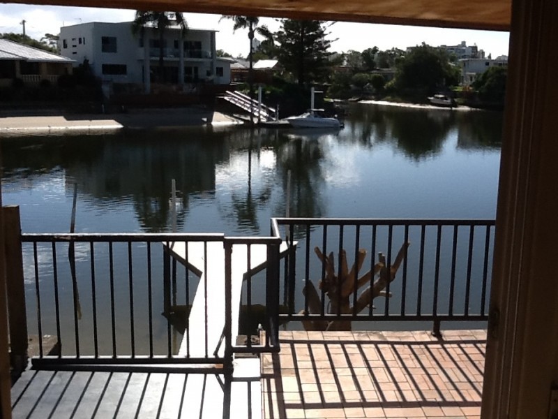 60 Clear Island Road, Broadbeach Waters QLD 4218