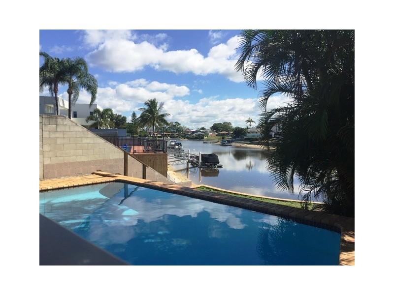 1 Alma Street, Broadbeach Waters QLD 4218