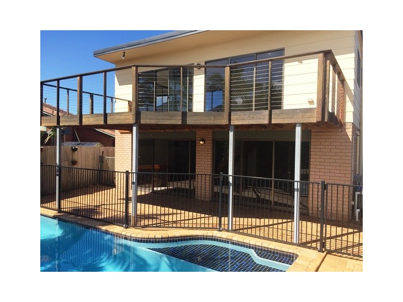 1 Alma Street, Broadbeach Waters QLD 4218