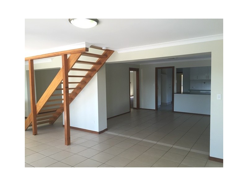 1 Alma Street, Broadbeach Waters QLD 4218