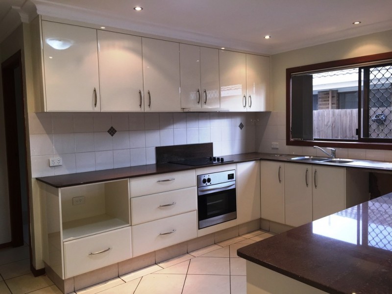 1 Alma Street, Broadbeach Waters QLD 4218