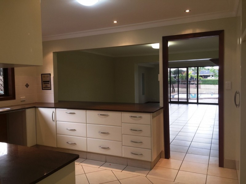 1 Alma Street, Broadbeach Waters QLD 4218