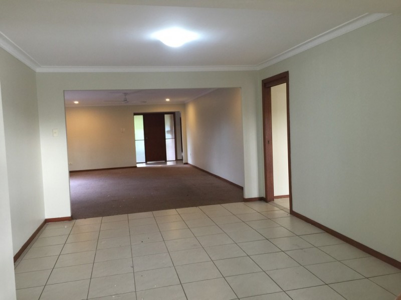 1 Alma Street, Broadbeach Waters QLD 4218