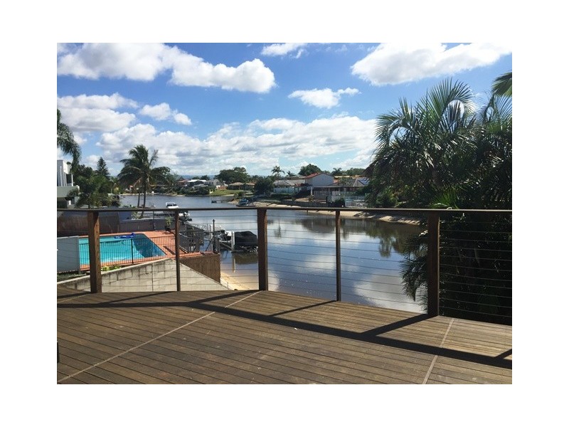 1 Alma Street, Broadbeach Waters QLD 4218