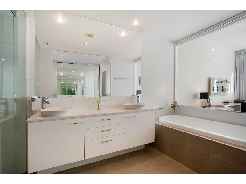 1602 ‘Freshwater Point’ 33 T.E.Peters Drive, Broadbeach Waters QLD 4218