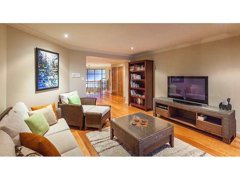 56 Rapallo Avenue, Isle Of Capri QLD 4217