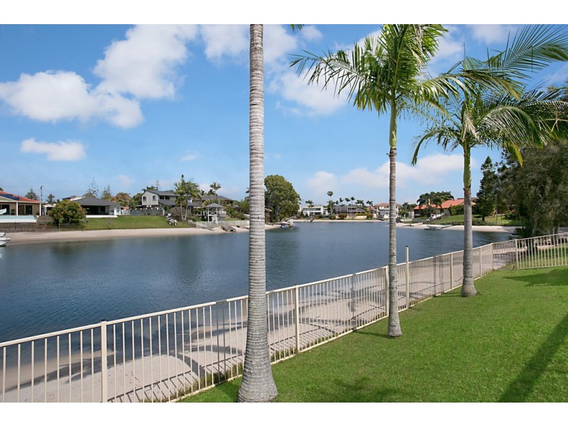 12 Fremar Street, Broadbeach Waters QLD 4218