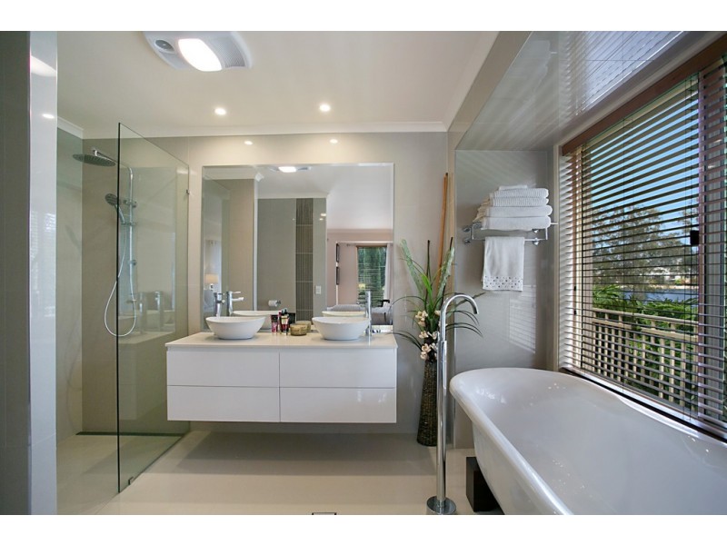 12 Fremar Street, Broadbeach Waters QLD 4218