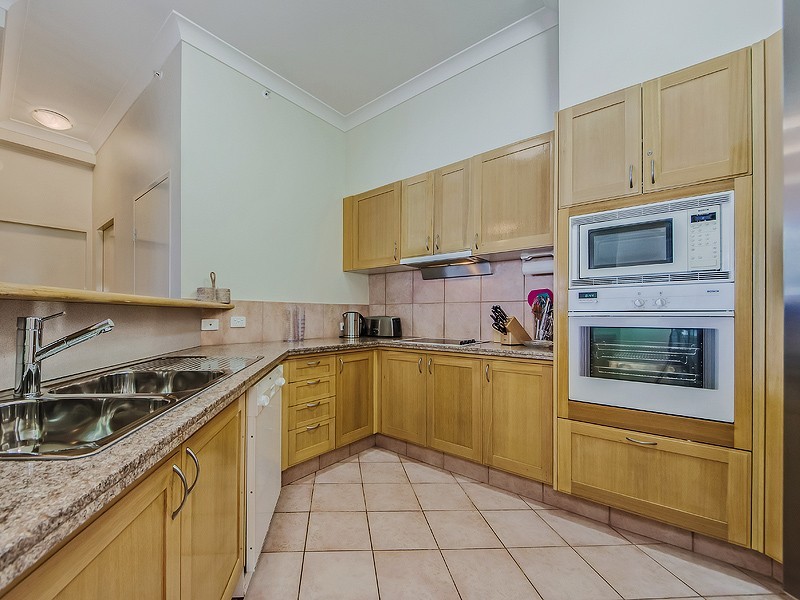 3 ‘Oceana on Broadbeach’100 Old Burleigh Road, Broadbeach QLD 4218