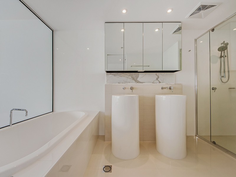 2-2003 ‘The Oracle’4 Charles Avenue, Broadbeach QLD 4218