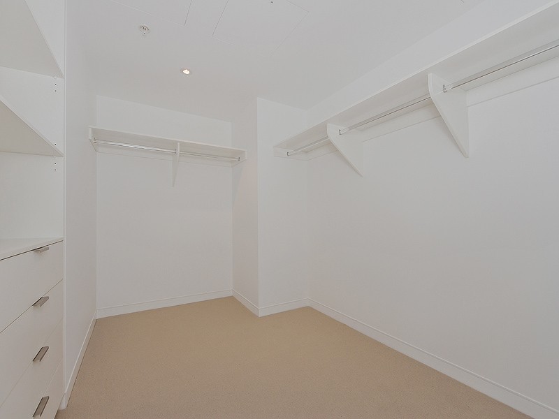 2-2003 ‘The Oracle’4 Charles Avenue, Broadbeach QLD 4218