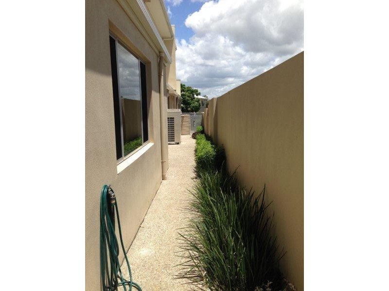 8001A Vista Drive, Benowa QLD 4217