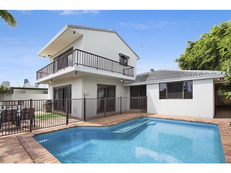 67 T E Peters Drive, Broadbeach Waters QLD 4218