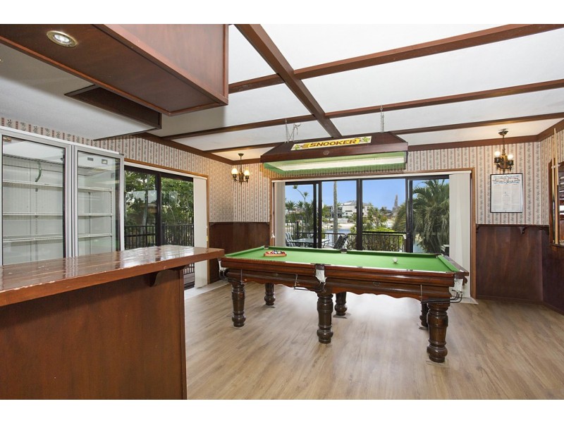 67 T E Peters Drive, Broadbeach Waters QLD 4218