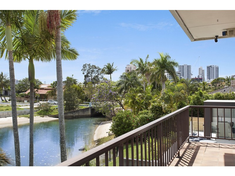 67 T E Peters Drive, Broadbeach Waters QLD 4218