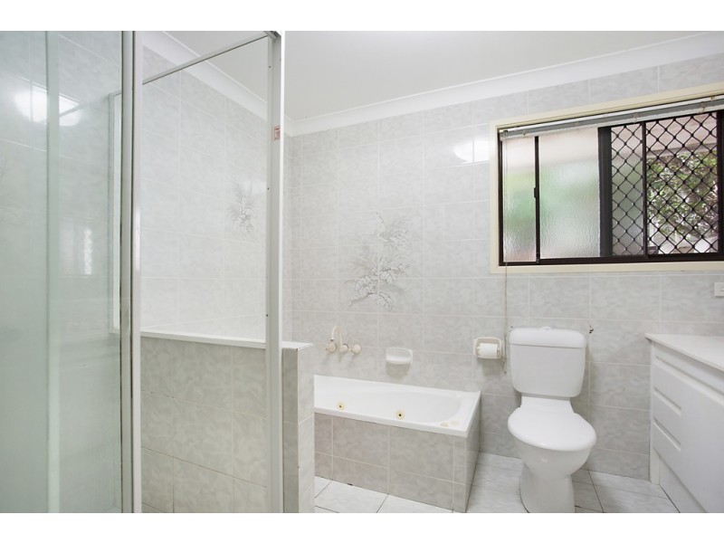 67 T E Peters Drive, Broadbeach Waters QLD 4218