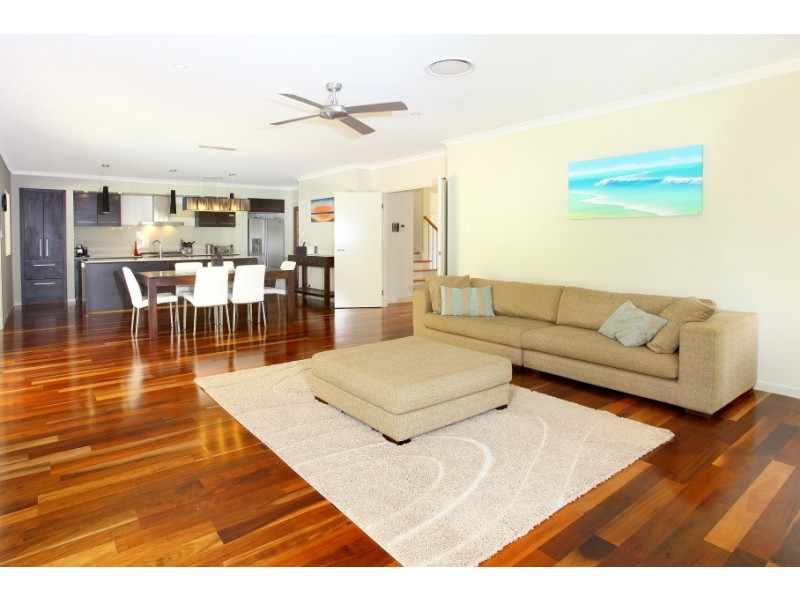 74 Observatory Drive, Reedy Creek QLD 4227