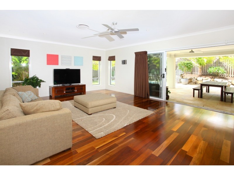 74 Observatory Drive, Reedy Creek QLD 4227