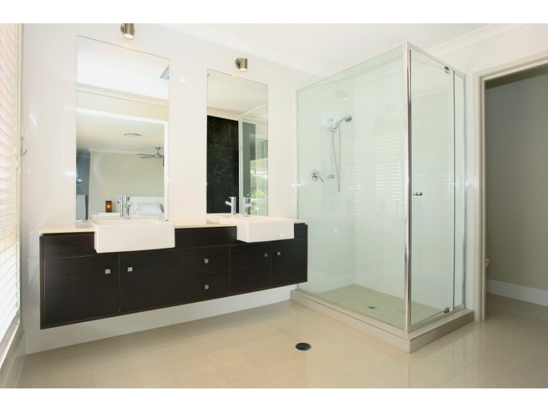 74 Observatory Drive, Reedy Creek QLD 4227