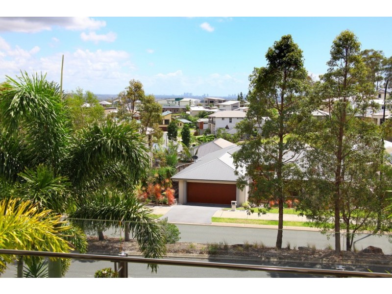 74 Observatory Drive, Reedy Creek QLD 4227